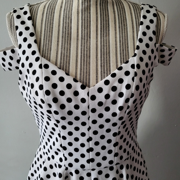 Dress - Picture 3 of 6